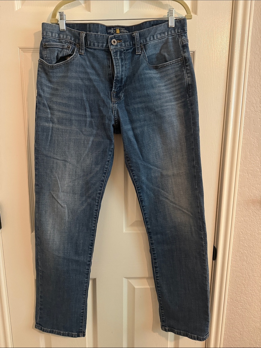 Lucky Brand 221 Straight Jeans - Picture 5 of 6